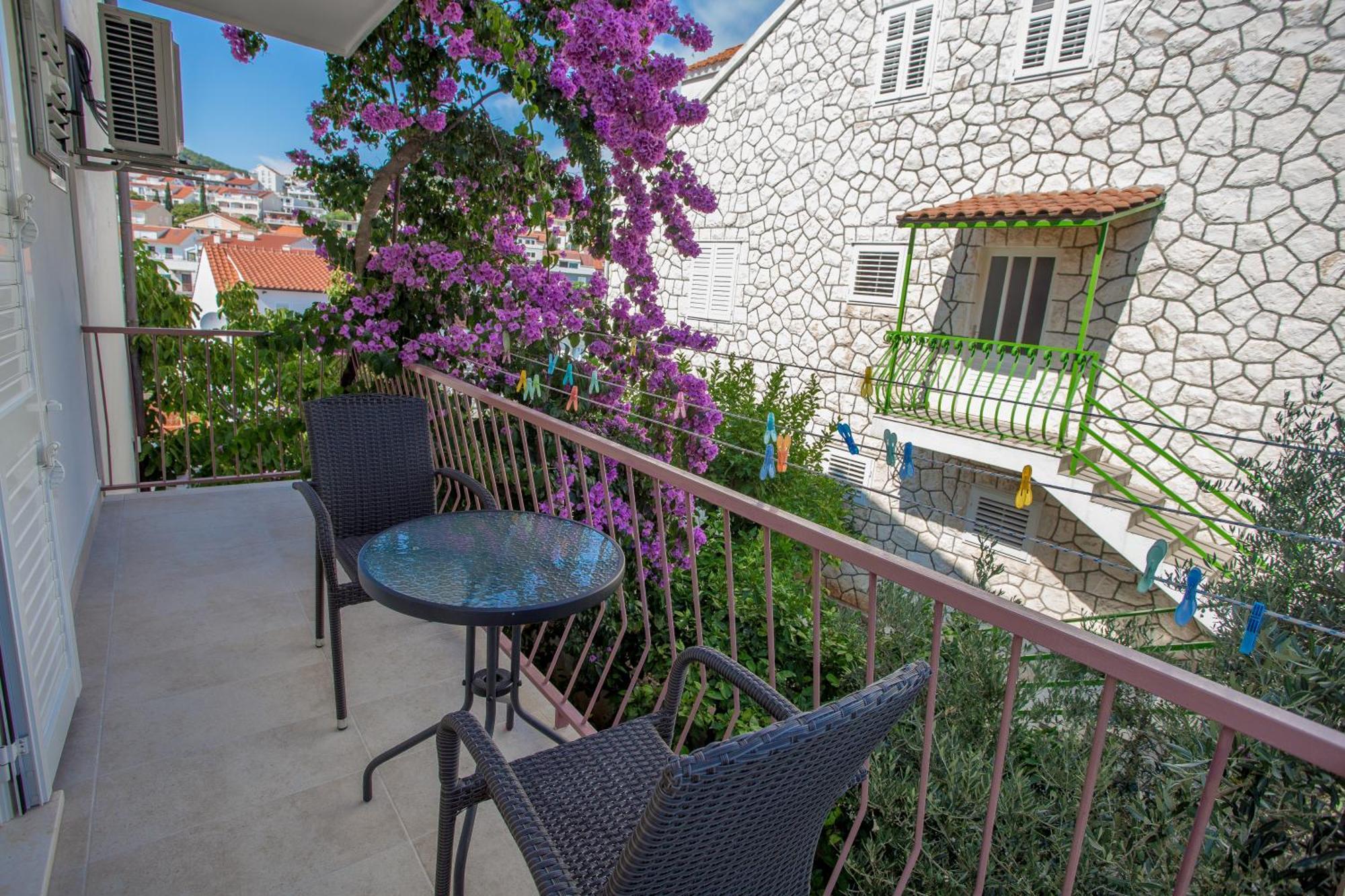 Sanja Gasthuis Hvar Town